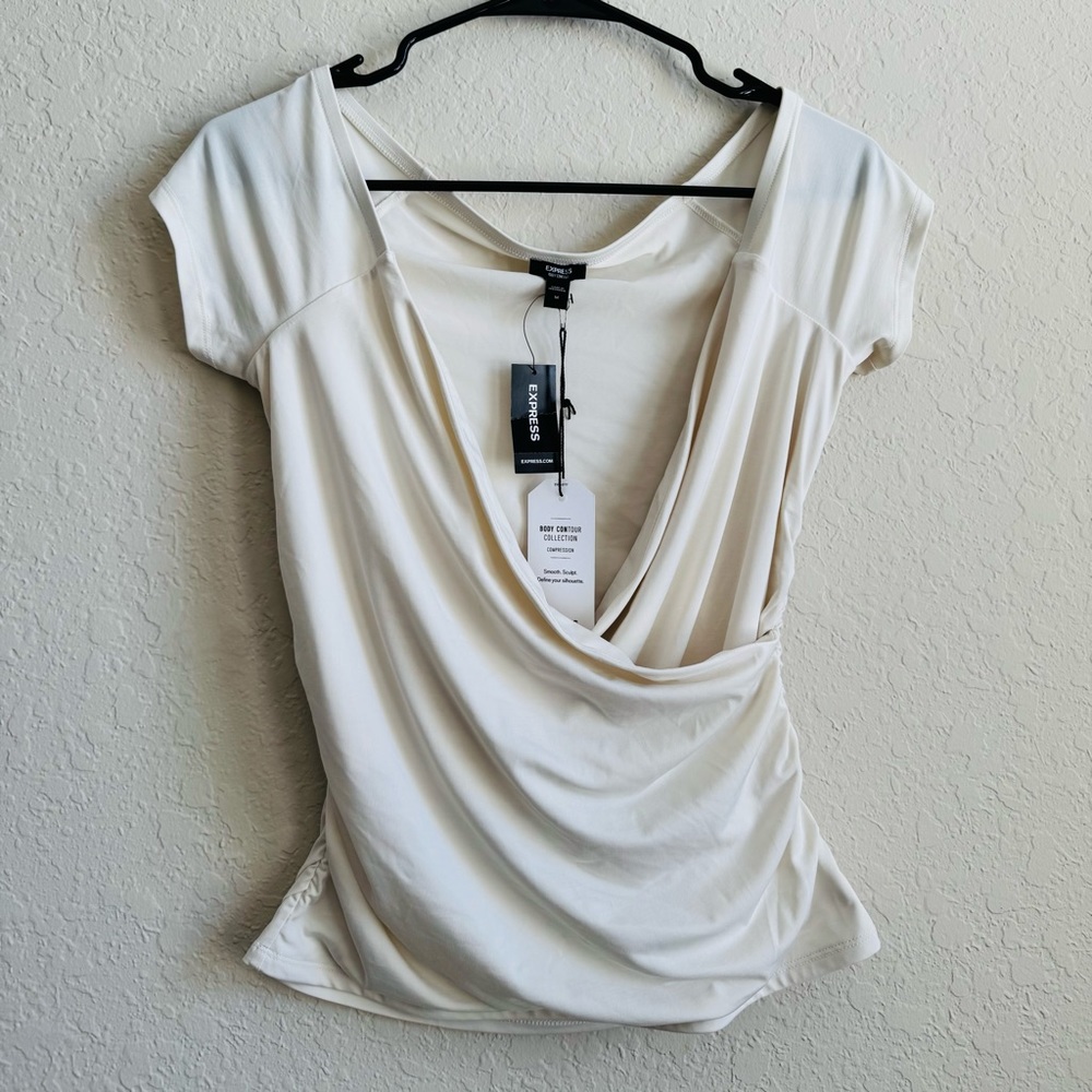nwt! 🔖 ruched top